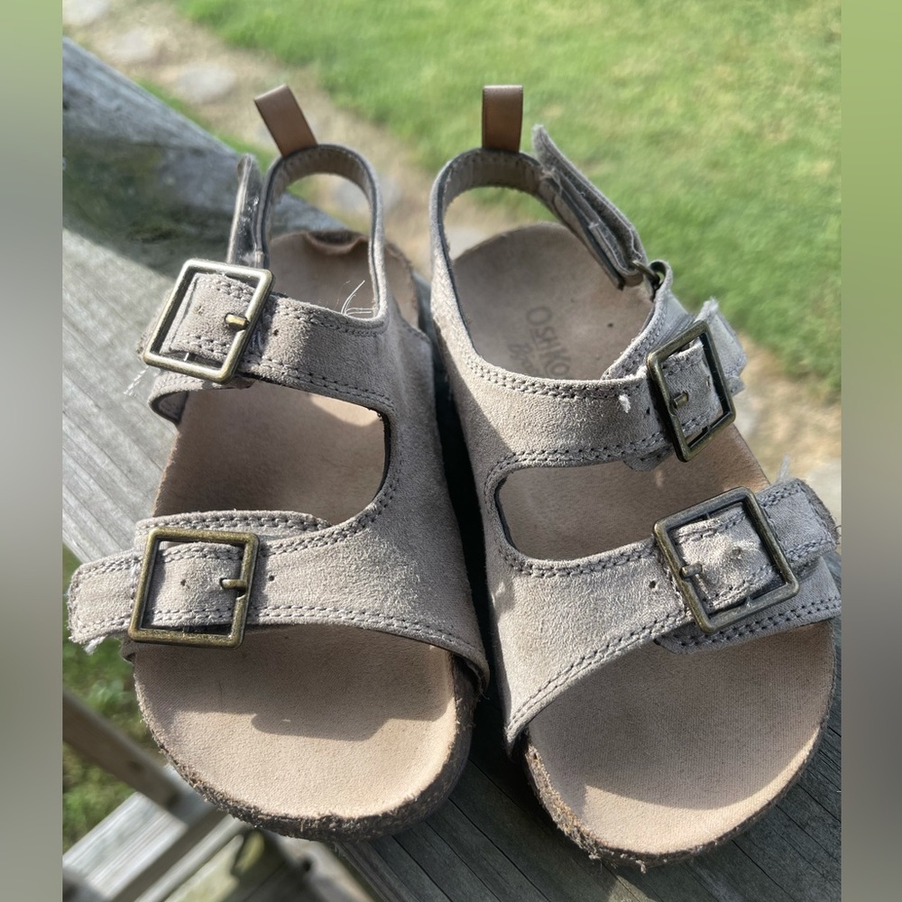 Kids Oshkosh Velcro sandals size 8C